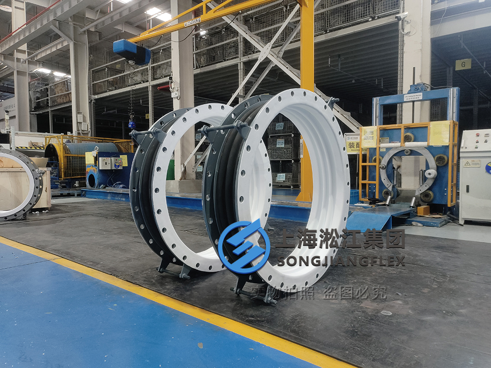 Corrugated compensator with a tetrafluoroethylene (PTFE) lining